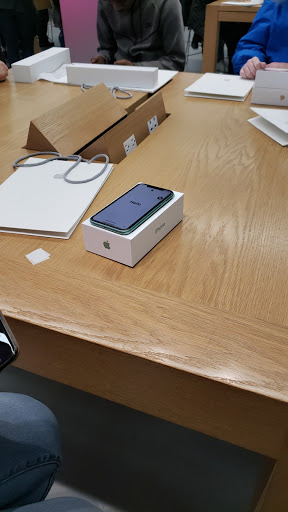 Computer Store «Apple Queens Center», reviews and photos, 90-15 Queens Blvd, Elmhurst, NY 11373, USA