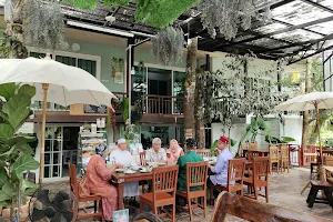 Ban Suan Ao Yon ร้านบ้านสวนอ่าวยน image