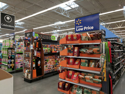 Discount Store «Walmart», reviews and photos, 6501 Veterans Memorial Pkwy, Crestwood, KY 40014, USA