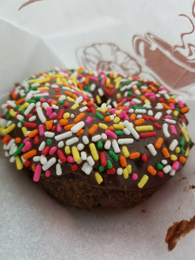 Donut Shop «Donut Hut», reviews and photos, 2025 W Magnolia Blvd, Burbank, CA 91506, USA