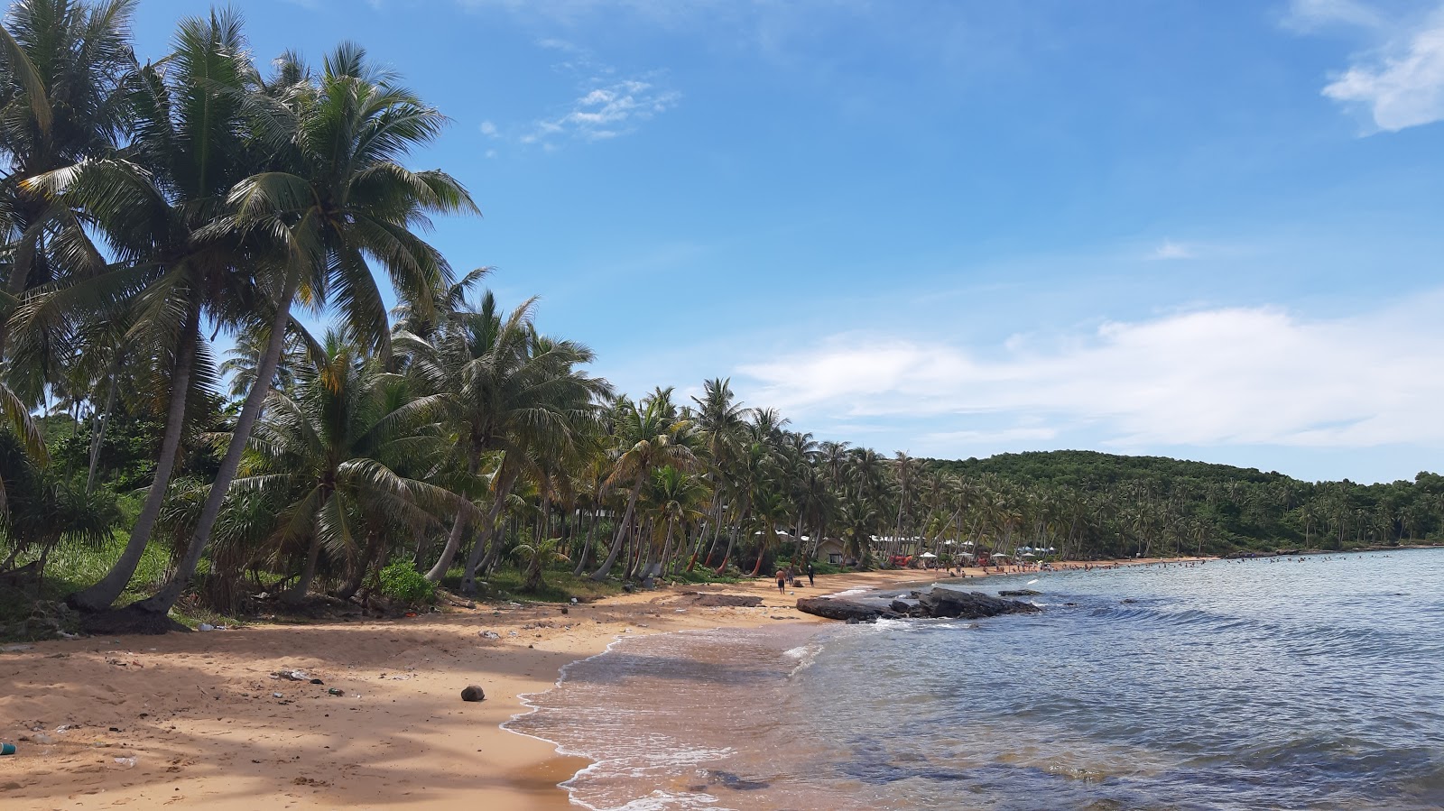 Trao Beach的照片 带有米色沙子表面
