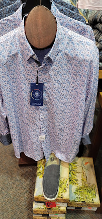 Moores Clothing for Men - Photo 3 - Car repair in Windsor, ON, Canada, Detroit