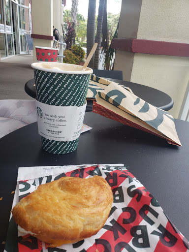 Coffee Shop «Starbucks», reviews and photos, 13401 Blue Heron Beach Dr, Orlando, FL 32821, USA