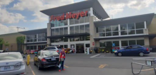 Grocery Store «Fred Meyer», reviews and photos, 12221 120th Ave NE, Kirkland, WA 98034, USA
