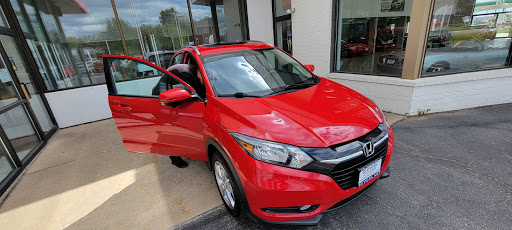 Used Car Dealer «St. Charles Toyota Certified Pre-Owned Center», reviews and photos, 1845 E Main St, St Charles, IL 60174, USA