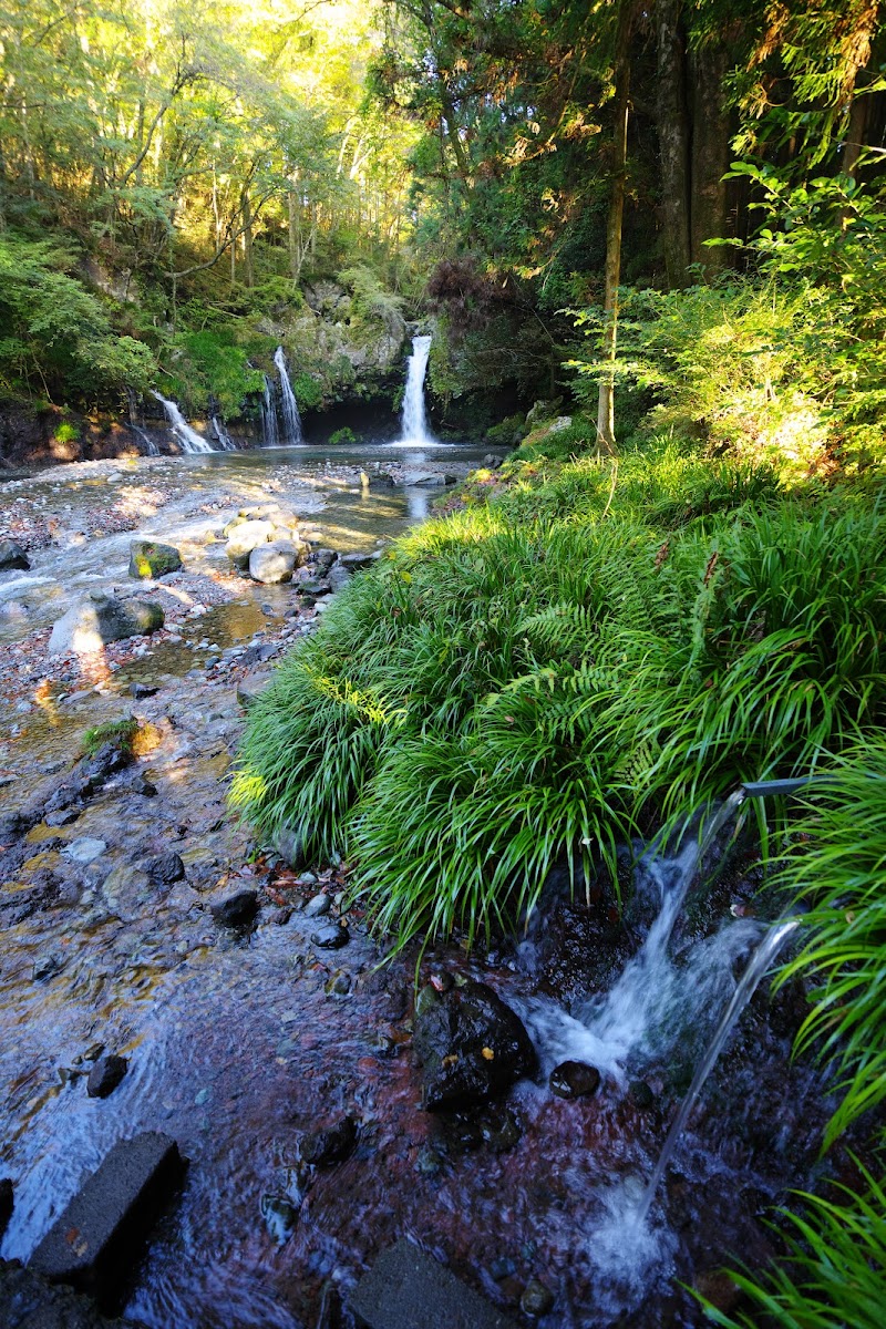 陣馬の滝 水汲み場