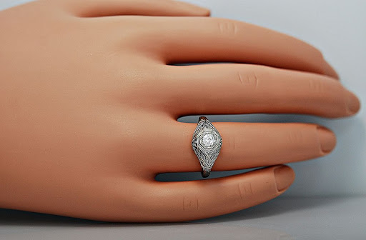 Jewelry Store «Gesner Estate Jewelry», reviews and photos, 1600 W Bay Dr, Largo, FL 33770, USA