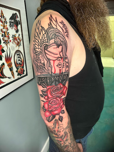 Explore dog paw tattoo ideas, creative tattoo ideas in Bremen, available at Black Lantern Tattoo