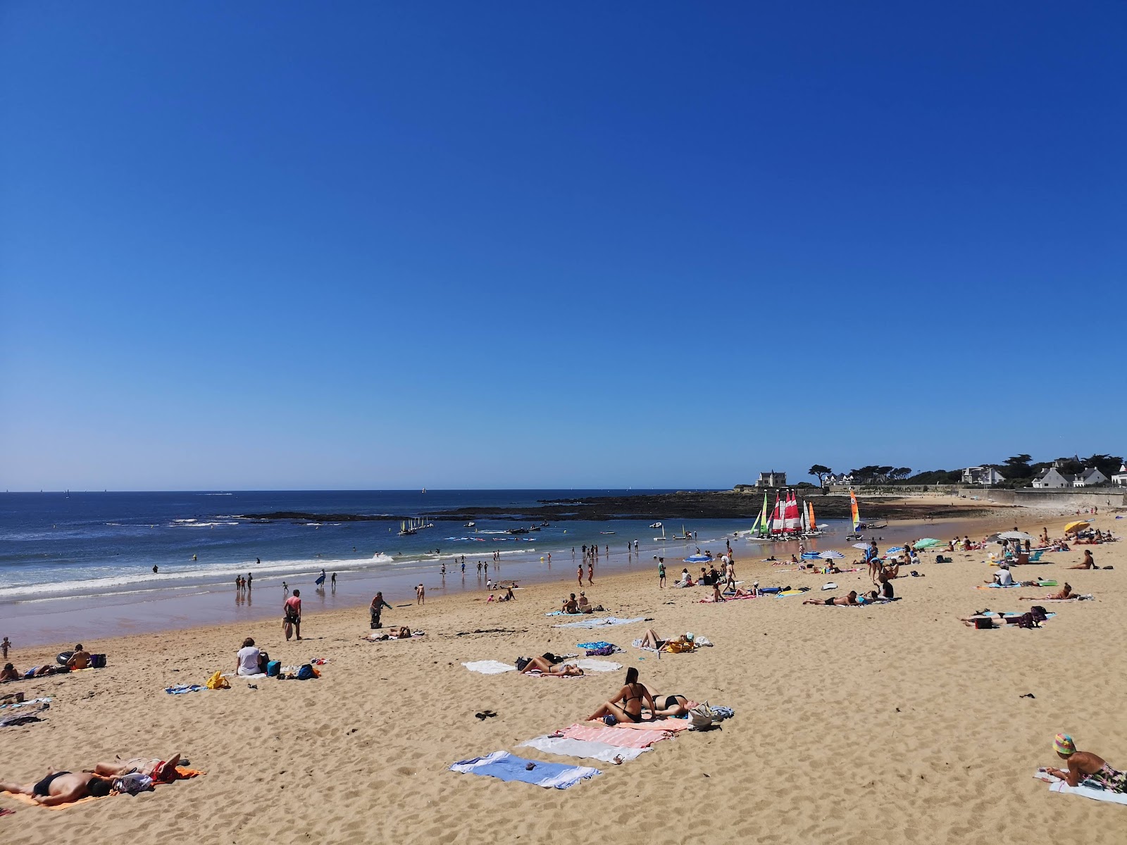 Φωτογραφία του Plage Valentin με λεπτή μπεζ άμμος επιφάνεια