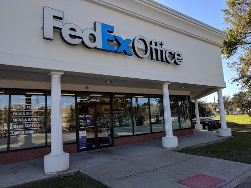 Print Shop «FedEx Office Print & Ship Center», reviews and photos, 550 Oyster Point Rd g, Newport News, VA 23602, USA