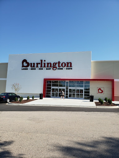 Shopping Mall «Plantation Point Shopping Center», reviews and photos, 6461 Plantation Center Dr, Raleigh, NC 27616, USA