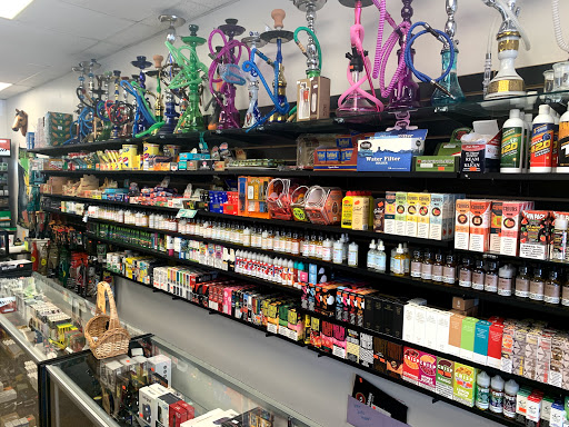 Tobacco Shop «Smoke Hut Smoke Shop», reviews and photos, 11902 Blue Ridge Boulevard g, Grandview, MO 64030, USA