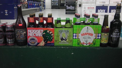 Liquor Store «Super Phipps Liquors», reviews and photos, 485 E Main St, Westfield, MA 01085, USA