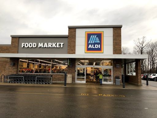 Supermarket «ALDI», reviews and photos, 571 E 24th St, Holland, MI 49423, USA