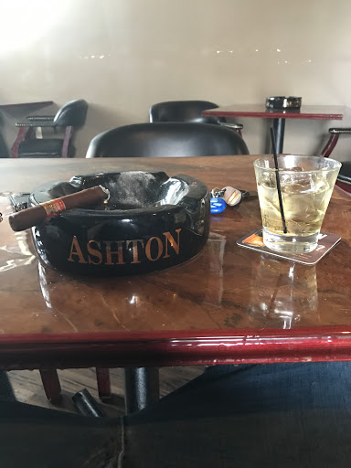 Cigar Shop «Puffs-n-Stuff Cigars and Bar», reviews and photos, 6302 Robinson Centre Drive, Pittsburgh, PA 15205, USA