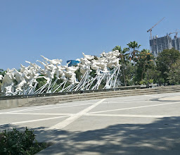 Taman Menggapai Cakrawala (Sculpture) photo