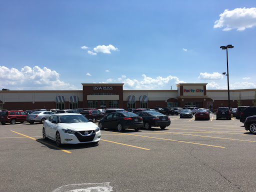 Shoe Store «DSW Designer Shoe Warehouse», reviews and photos, 43713 W Oaks Dr, Novi, MI 48377, USA