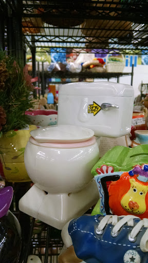 Thrift Store «McClintock & Southern Goodwill Retail Store & Donation Center», reviews and photos, 1546 E Southern Ave, Tempe, AZ 85282, USA