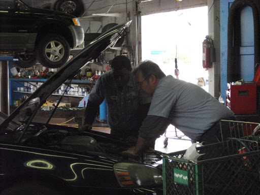Auto Repair Shop «Shadowoods Auto Center - Marathon Gas», reviews and photos, 31487 Gratiot Ave, Roseville, MI 48066, USA