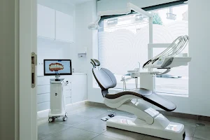 Clínica Dental De Sousa Santacoloma | Chamberí image