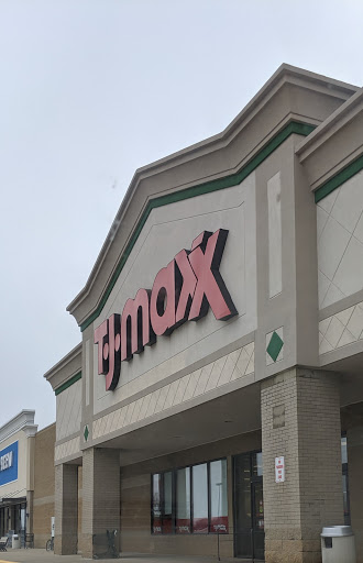 Shopping Mall «Whitehall Crossing Shopping Center», reviews and photos, IN-37, Bloomington, IN 47404, USA