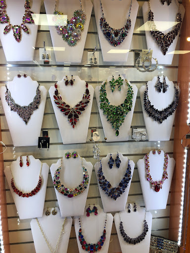 Beauty Supply Store «Beauty World», reviews and photos, 1418 Avondale Dr, Durham, NC 27701, USA