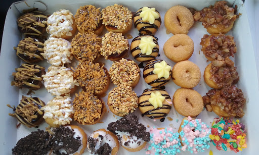 Donut Shop «Mini Doughnut Factory», reviews and photos, 2109 S Dale Mabry Hwy, Tampa, FL 33629, USA