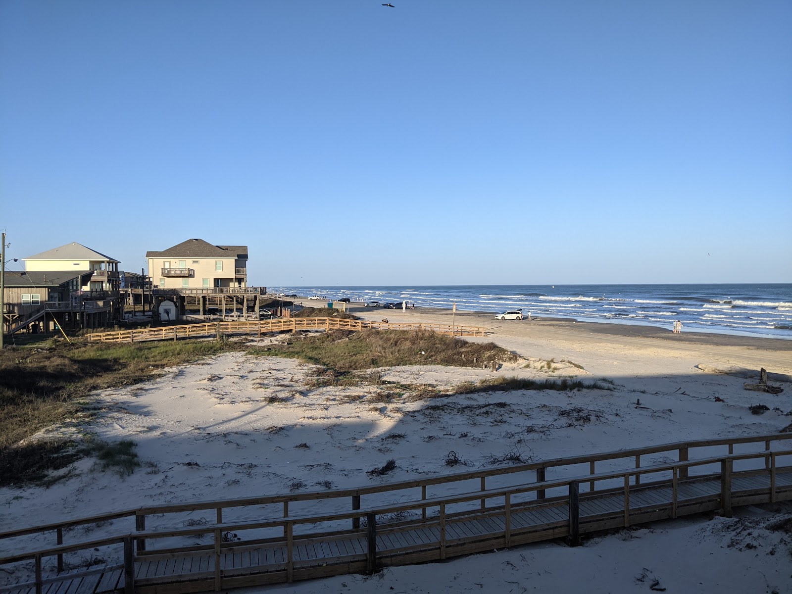 Yucca Ave beach'in fotoğrafı - rahatlamayı sevenler arasında popüler bir yer