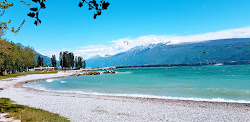 Photo de Spiaggia Toscolano et ses beaux paysages