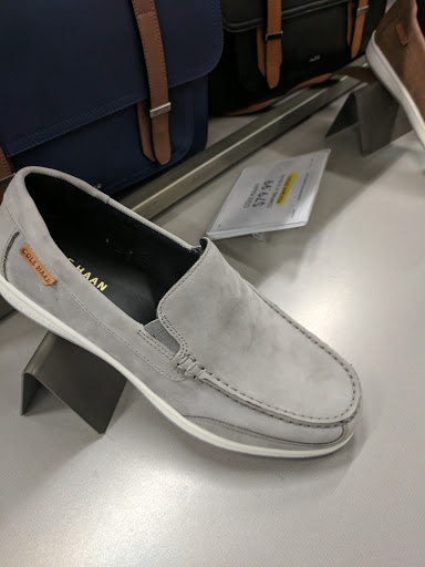 Shoe Store «DSW Designer Shoe Warehouse», reviews and photos, 80 Wynnewood Rd, Ardmore, PA 19003, USA