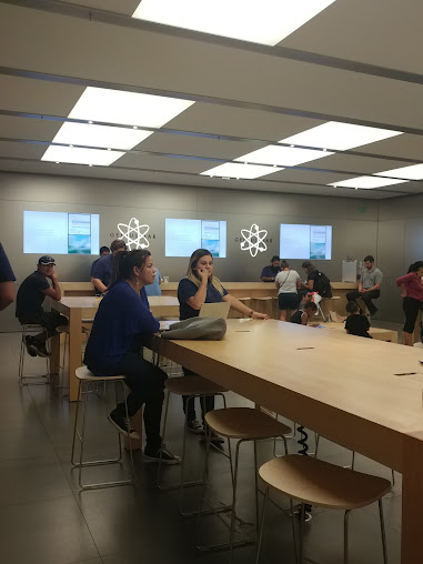 Apple Cielo Vista Mall