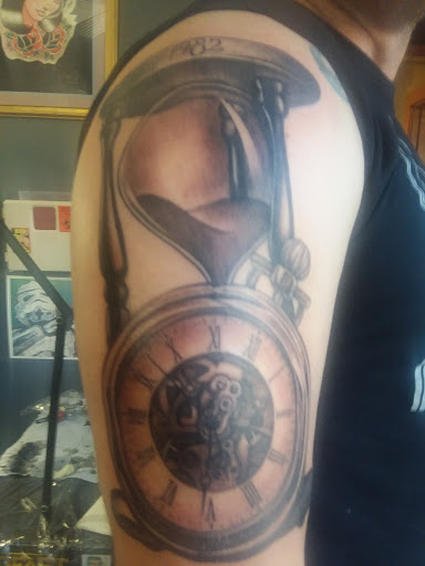 Tattoo Shop «Mecca Tattoo», reviews and photos, 115 S Broad St, Mankato, MN 56001, USA