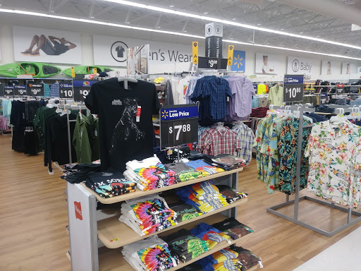 Discount Store «Walmart», reviews and photos, 2295 Gable Rd, St Helens, OR 97051, USA