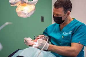 Centro Odontológico Dr. Andrés Cousillas image