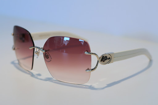 Optician «Milan Optique», reviews and photos, 608 W 48th St, Kansas City, MO 64112, USA