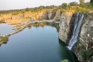 Chameli Waterfall image