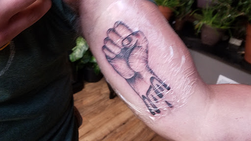 Tattoo Shop «Riverwest Tattoo Company», reviews and photos, 705 E Center St, Milwaukee, WI 53212, USA