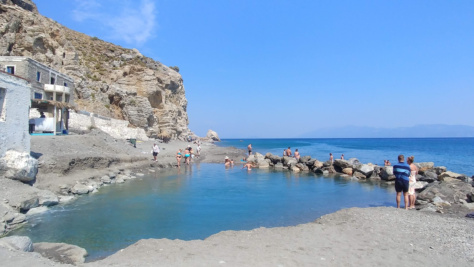 Therma Beach'in fotoğrafı geniş bir kıyı şeridi ile birlikte