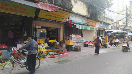 Chợ Nguyễn Công Trứ