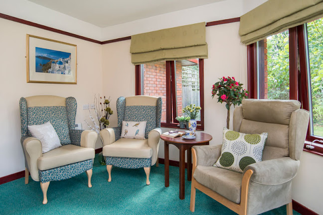 Reviews of Kingsleigh Care Home - Care UK in Woking - Retirement home