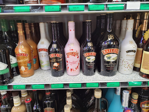 Liquor Store «Loading Dock Discount Liquors», reviews and photos, 2101 Fleet St, Baltimore, MD 21231, USA