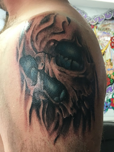 Tattoo Shop «Island Tattoo & Piercings», reviews and photos, 6600 Manatee Ave W, Bradenton, FL 34209, USA