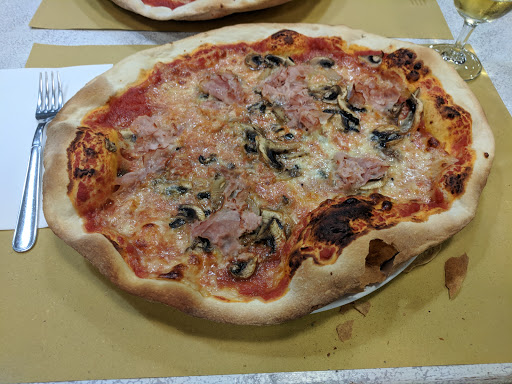 Pizzeria Bar LOfficina del Gusto in San Quirico dOrcia, Provincia di Siena