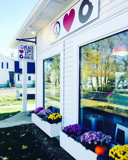 Peace, Love & Little Donuts of Hudson, 51 S Main St #4, Hudson, OH 44236, USA, 