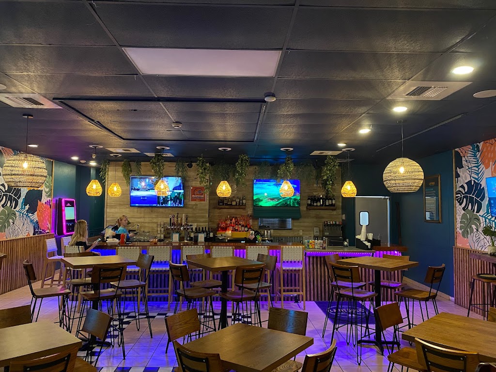 Latitudes Bar and Grill 28037