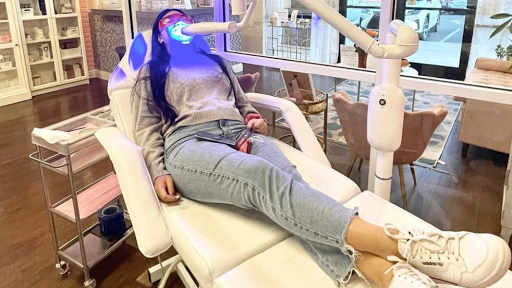 SMILE THERAPY Laser Teeth Whitening