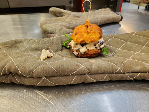 Caterer «Two Unique Catering», reviews and photos, 4303 Delemere Ct, Royal Oak, MI 48073, USA