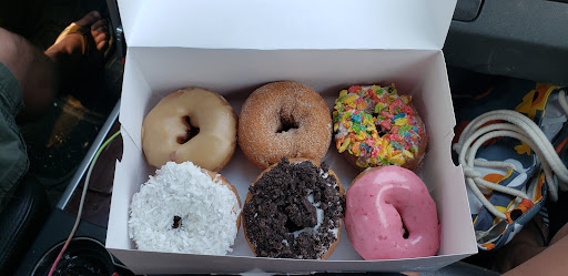 Donut Shop «Flip Flops Donut Shop», reviews and photos, 129 Bogue Inlet Dr, Emerald Isle, NC 28594, USA