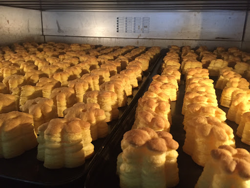 Valdés Hojaldrería y Pastelería en Saelices de Sabero, León