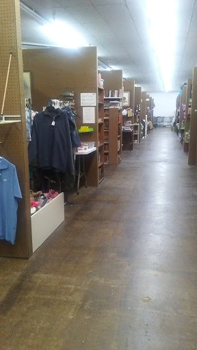 Outlet Mall «Finders Keepers Traders Outlet Mall», reviews and photos, 740-784 Chelsa Dr, Madisonville, KY 42431, USA